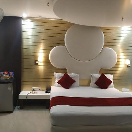 Hotel D'Grand Bareilly Esterno foto