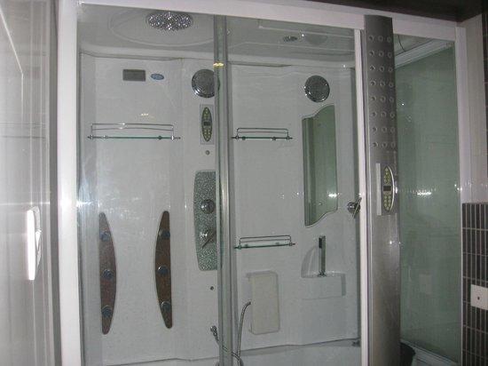 Hotel D'Grand Bareilly Esterno foto