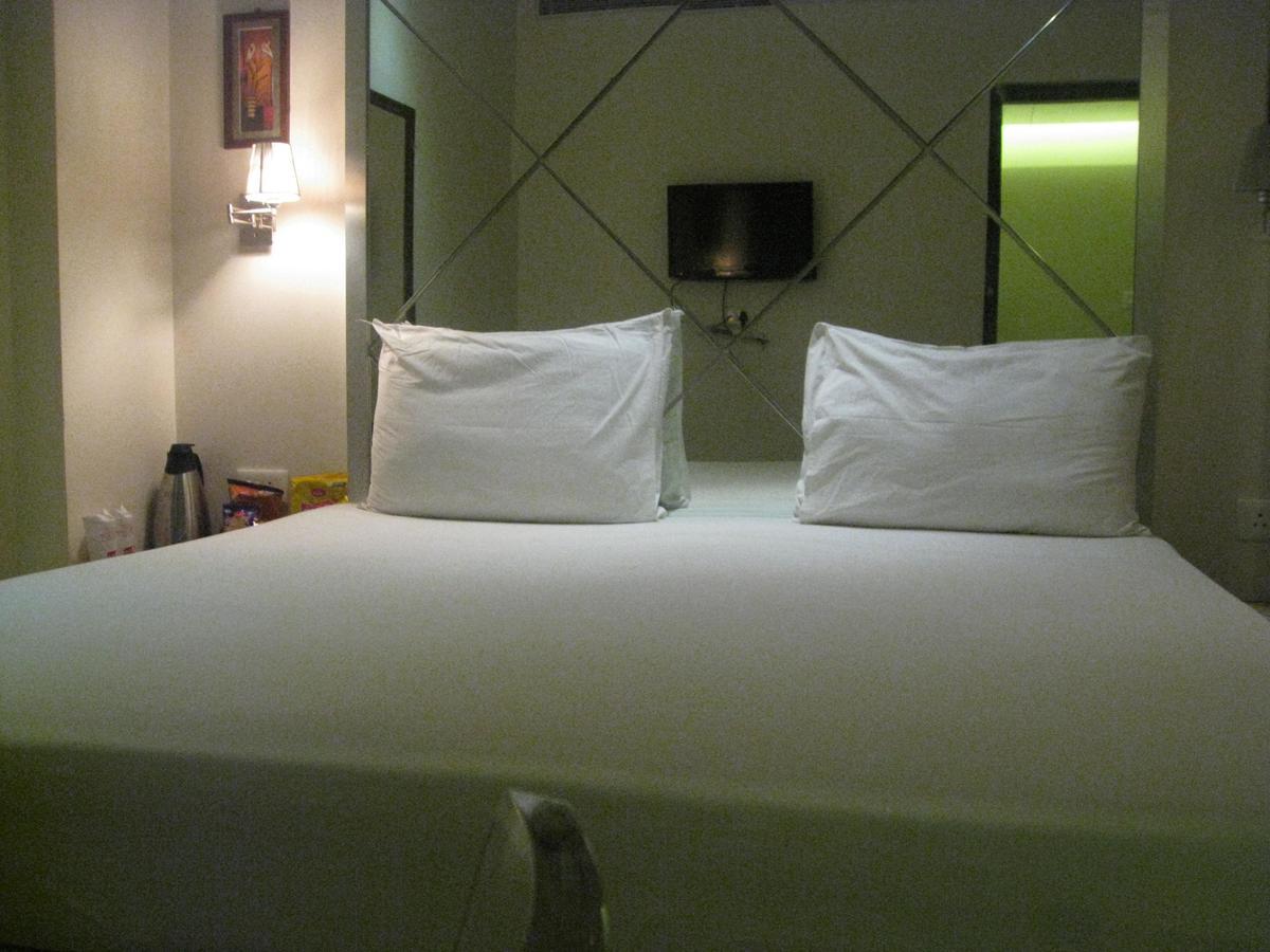 Hotel D'Grand Bareilly Esterno foto