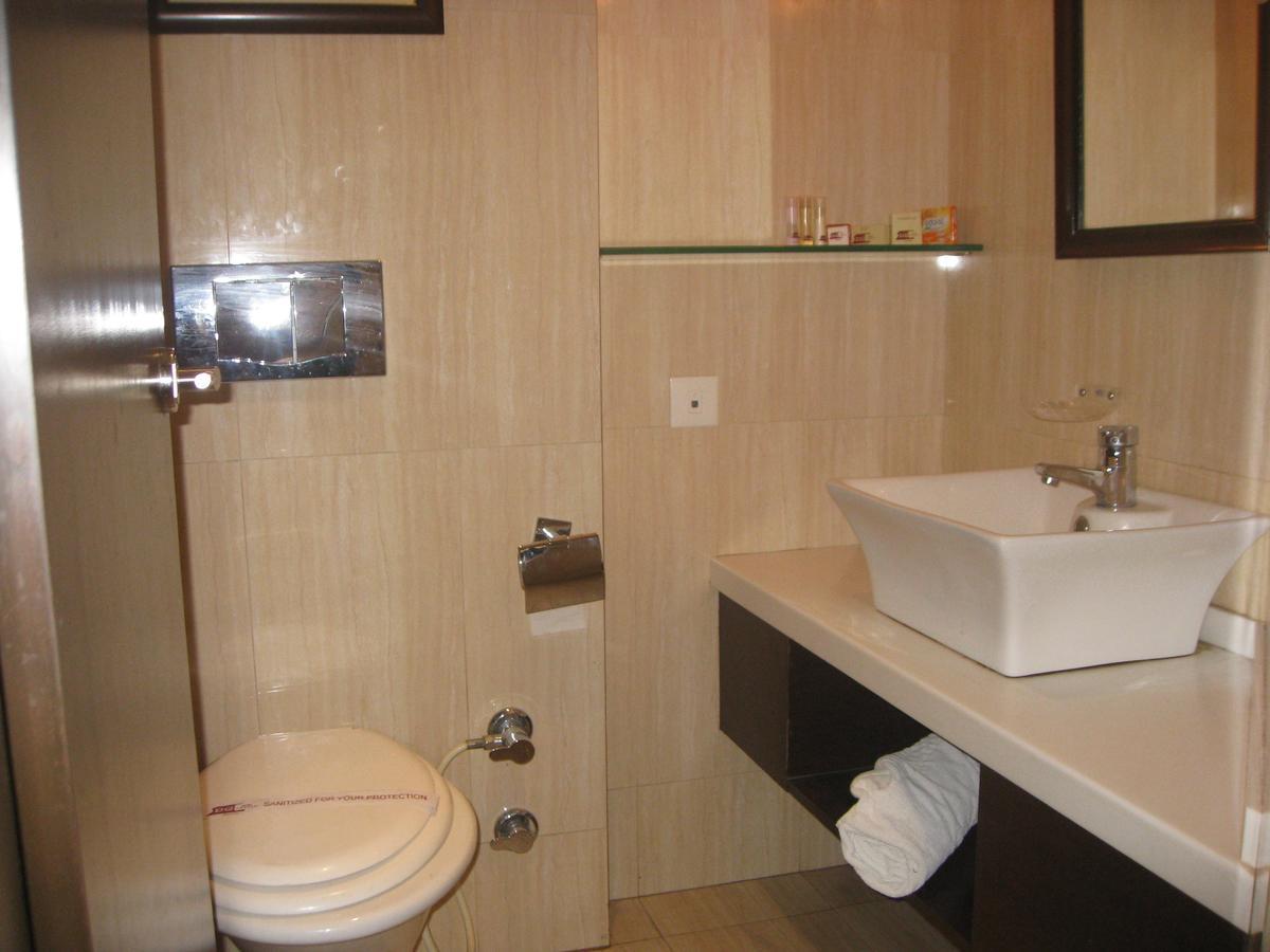 Hotel D'Grand Bareilly Esterno foto