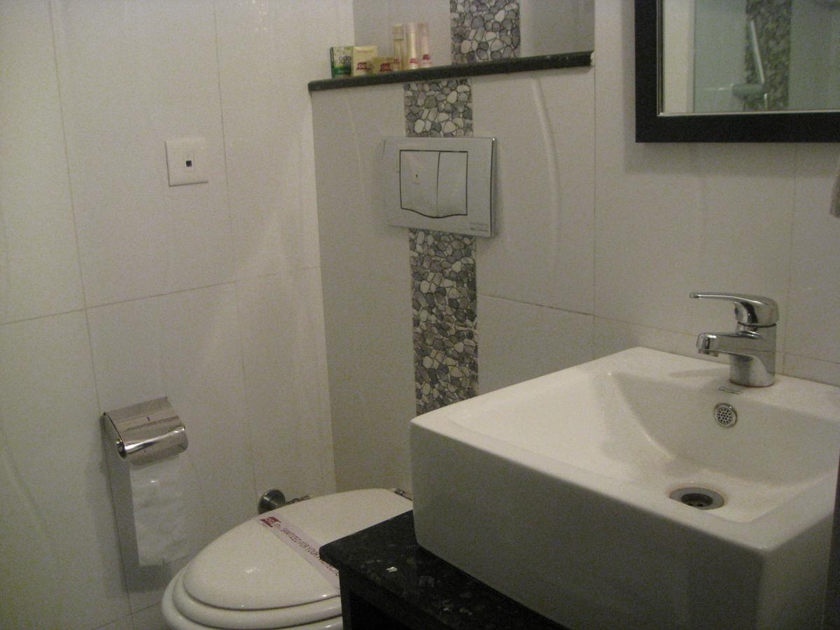 Hotel D'Grand Bareilly Esterno foto