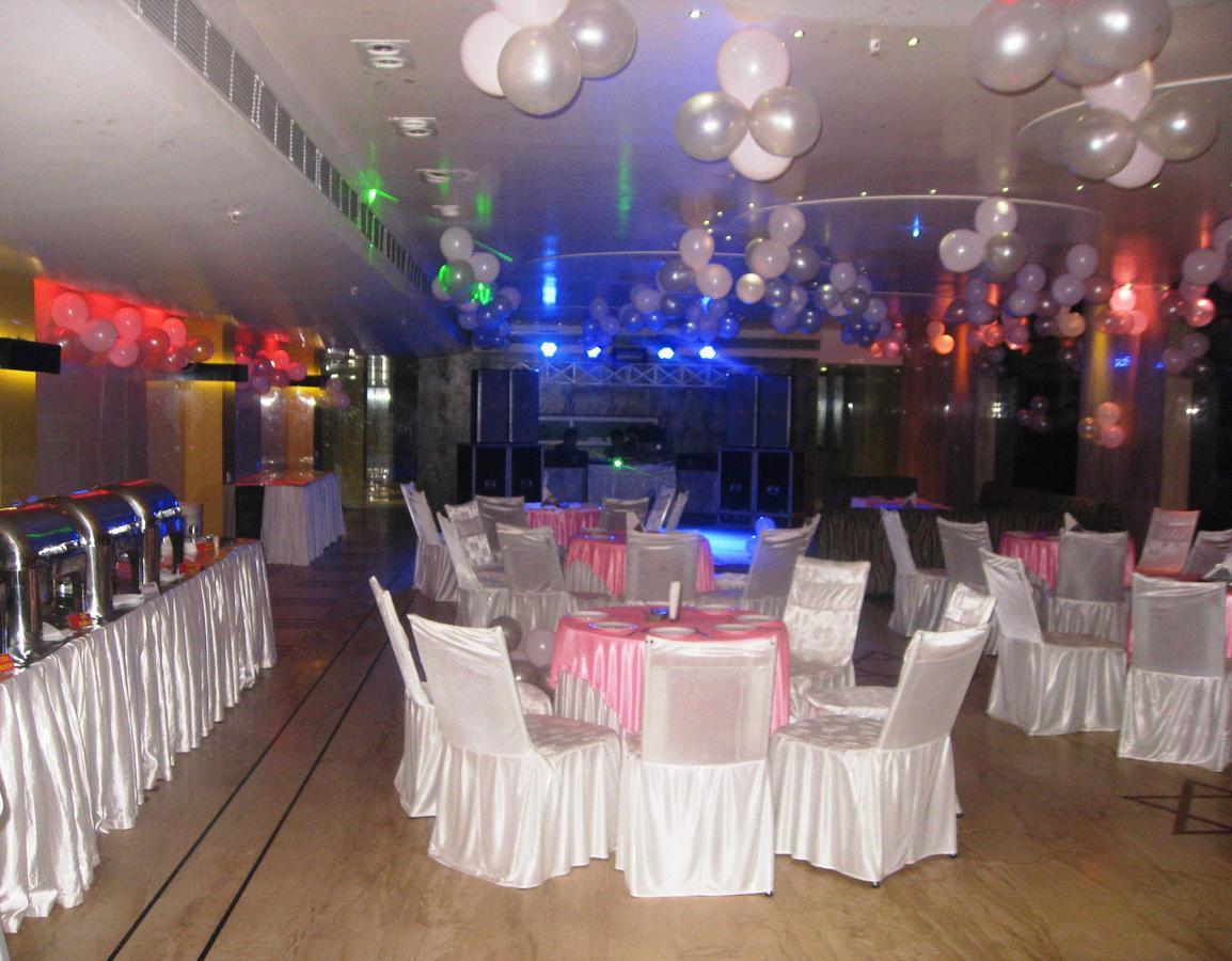 Hotel D'Grand Bareilly Esterno foto