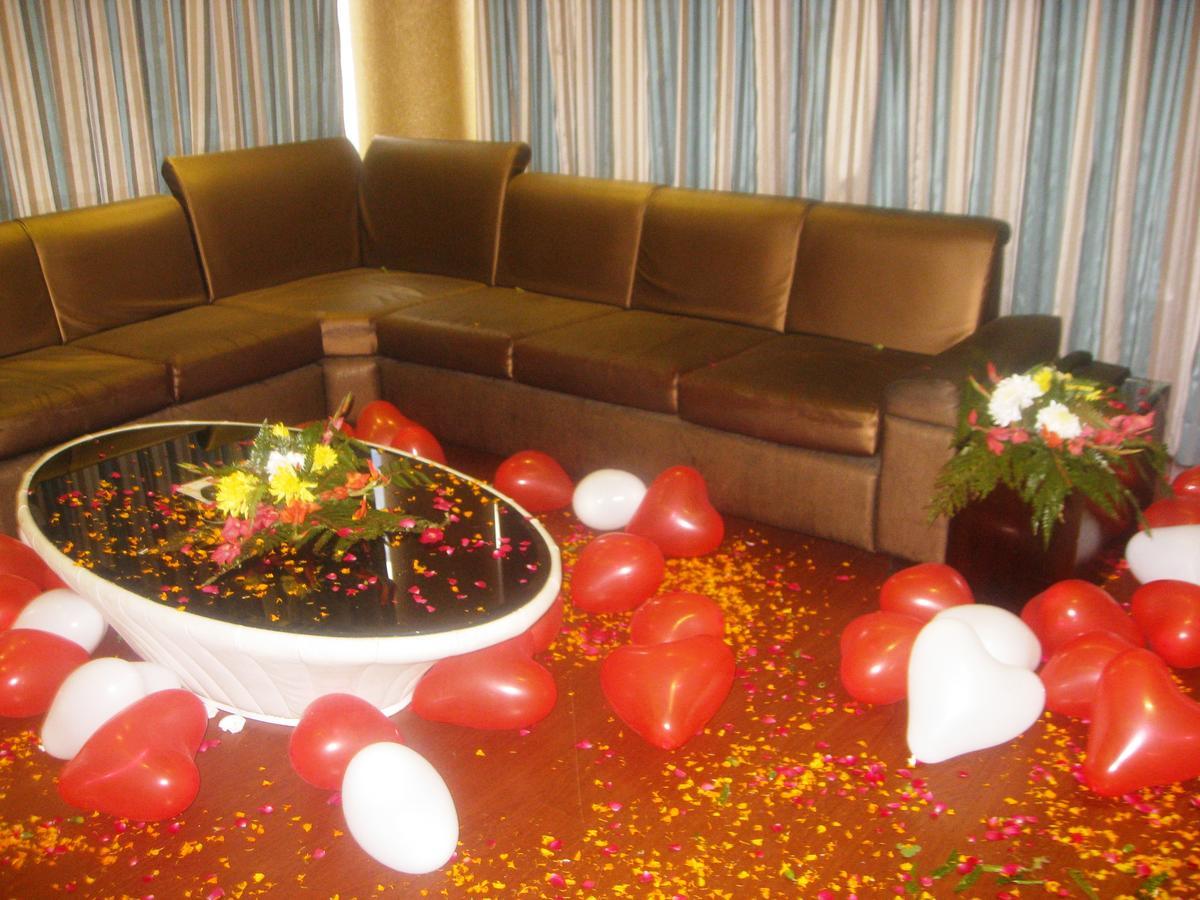 Hotel D'Grand Bareilly Esterno foto